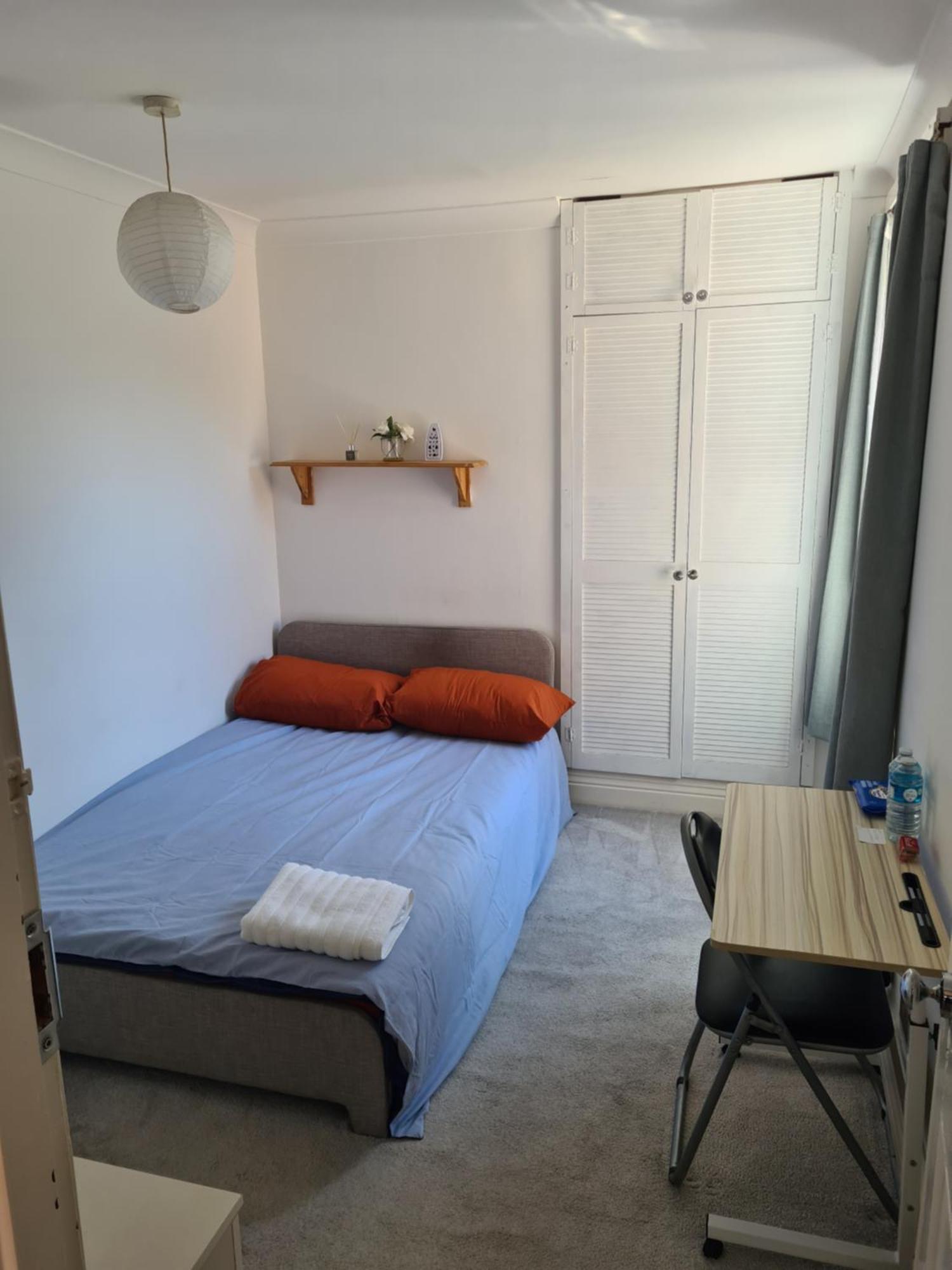 A Private & Beautiful Bedroom With Shared Bathroom In The Heart Of บอร์นมัธ ภายนอก รูปภาพ