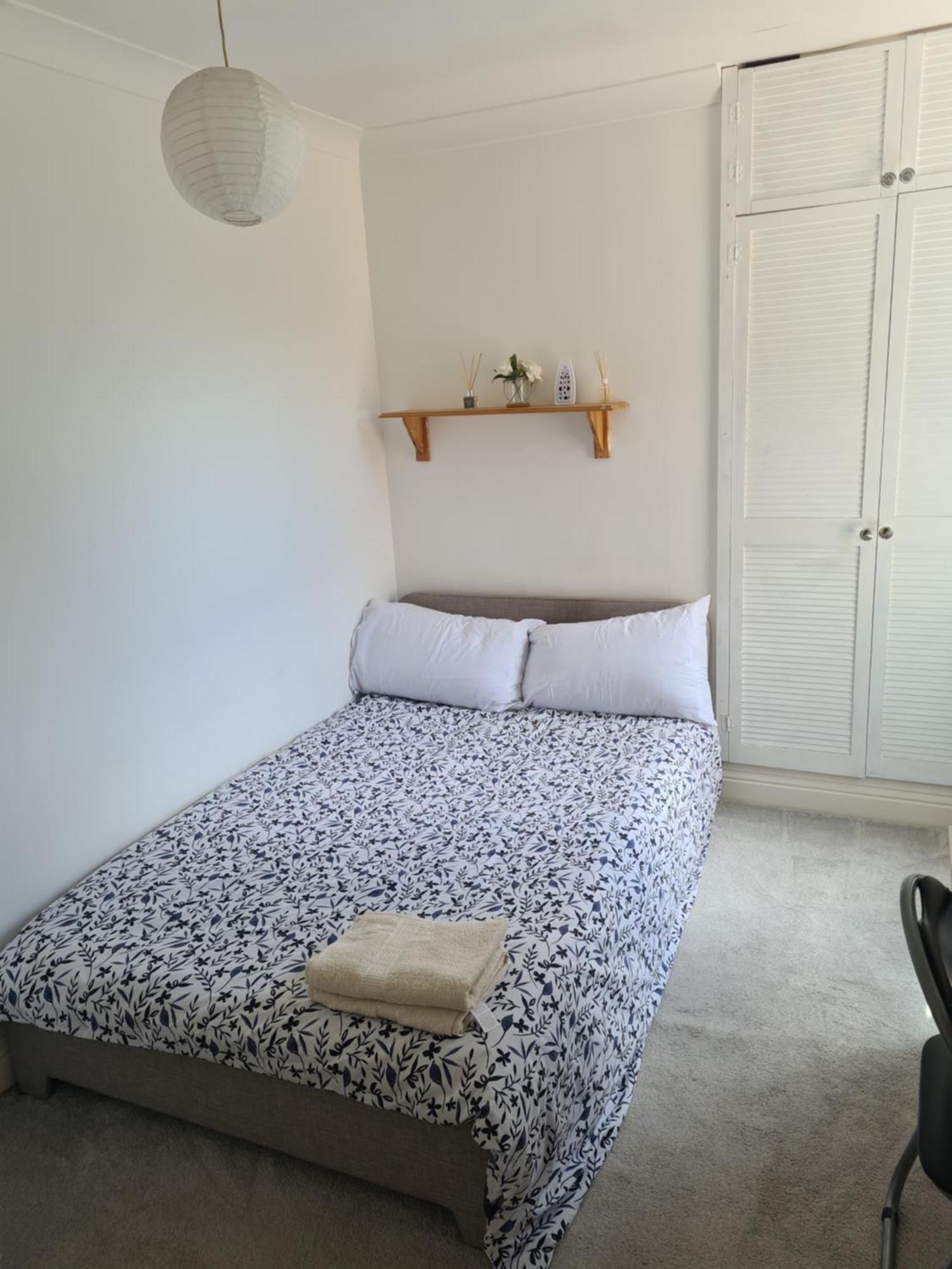 A Private & Beautiful Bedroom With Shared Bathroom In The Heart Of บอร์นมัธ ห้อง รูปภาพ