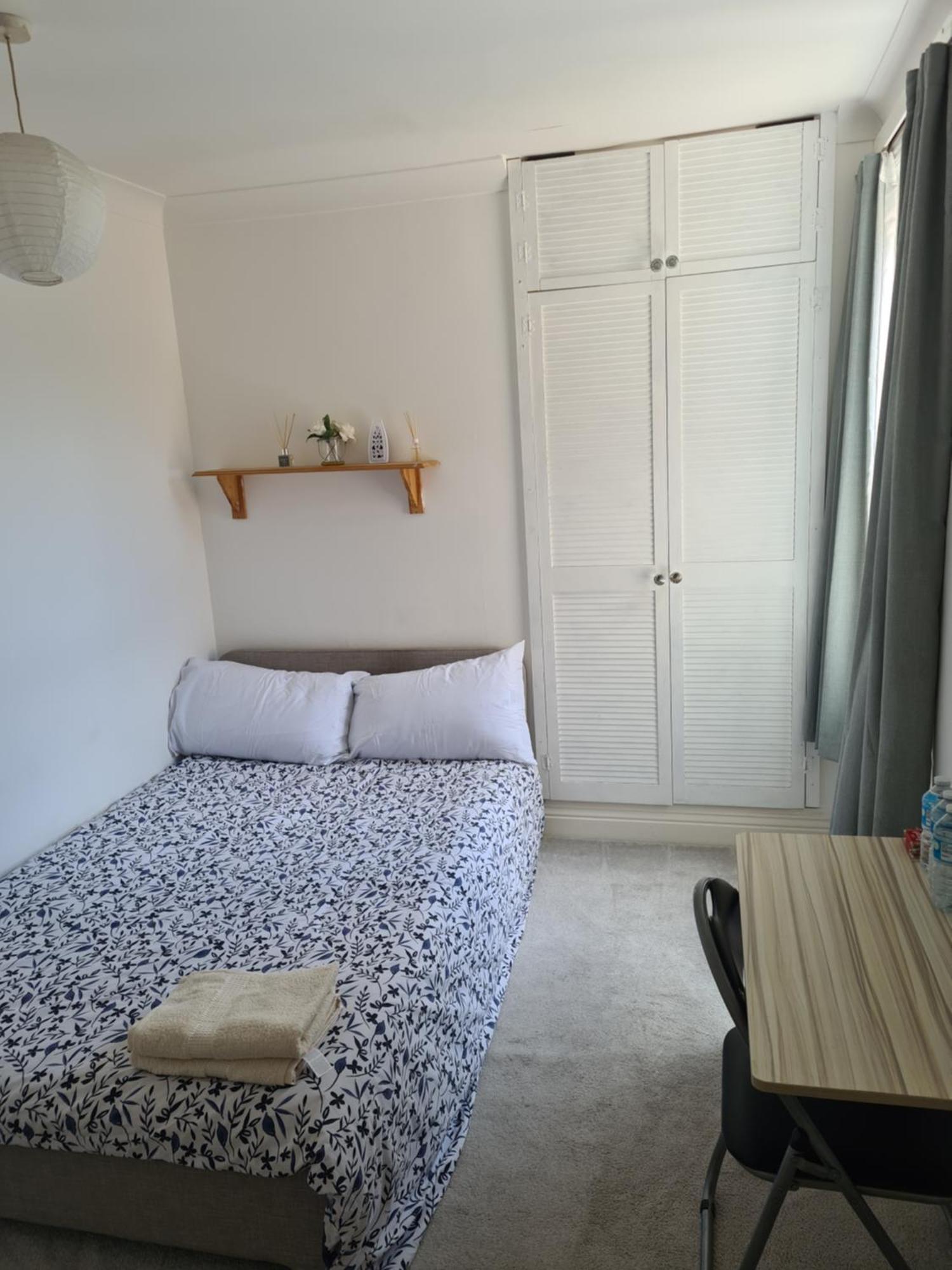 A Private & Beautiful Bedroom With Shared Bathroom In The Heart Of บอร์นมัธ ภายนอก รูปภาพ