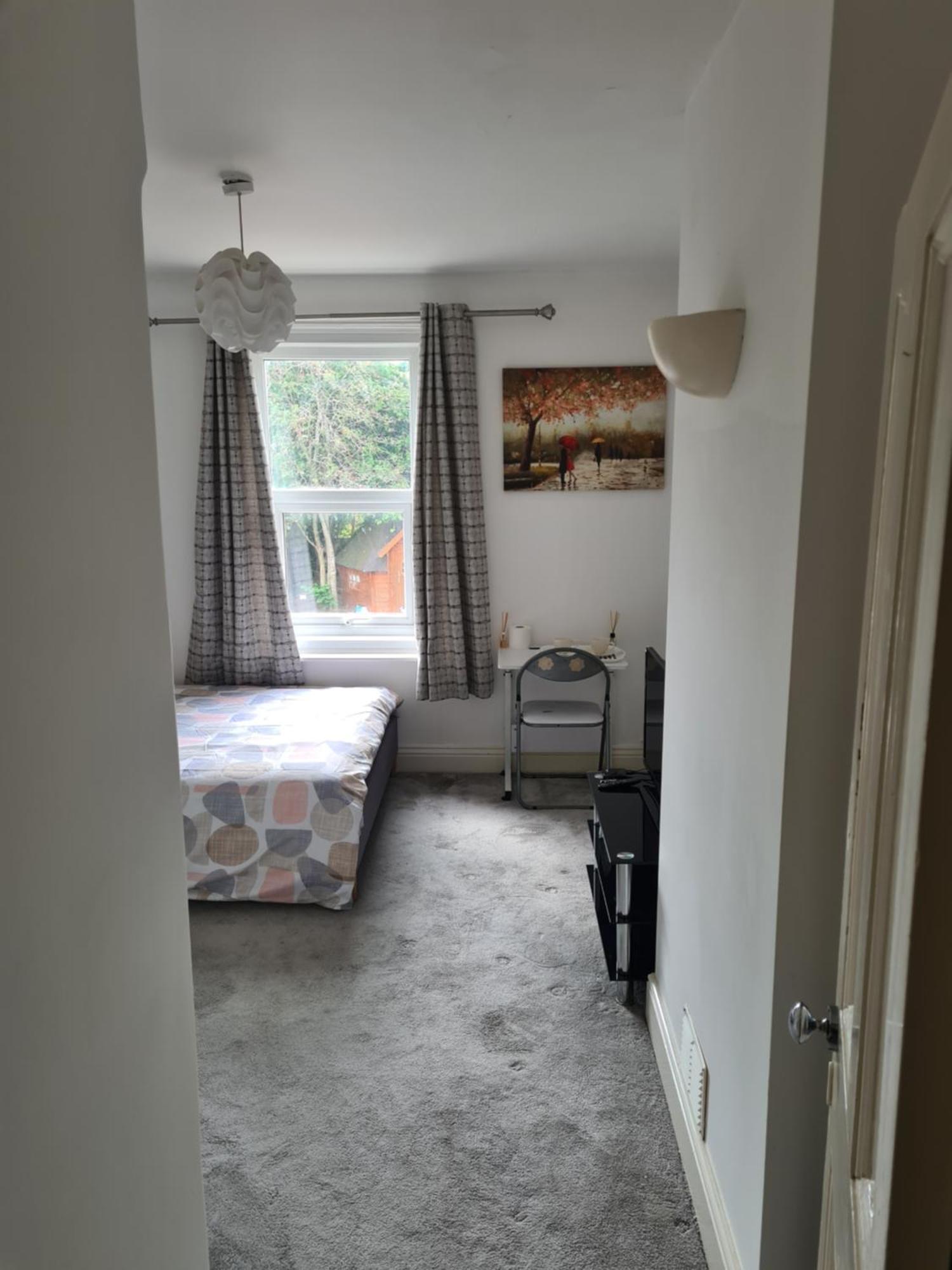 A Private & Beautiful Bedroom With Shared Bathroom In The Heart Of บอร์นมัธ ภายนอก รูปภาพ